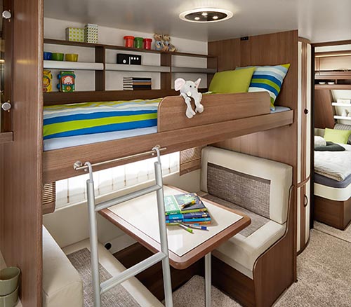 2018 pocitniske prikolice hobby dodatna oprema zlozljiv pograd nad jedilnim kotom