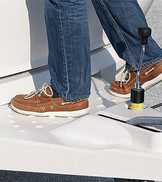 2019 ruda s protizdrsno podlago pocitniske prikolice hobby serijska oprema