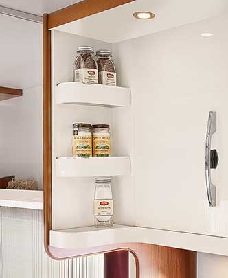 2019 regal za zacimbe pocitniske prikolice hobby serijska oprema